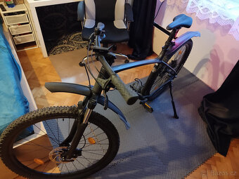 Trek Marlin 6 XL – 29" kola – výborný stav + doplňky - 5