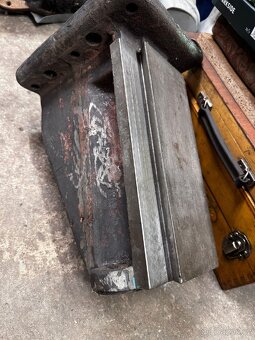 Prodám díly frézky F1S - 5