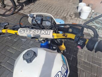 Suzuki DR 600 - 5