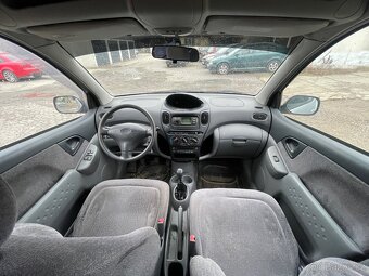 Toyota Yaris Verso 1.3 - 5