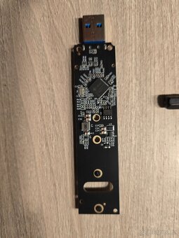 USB 3.1 adaptér pro M.2 NVME SSD nový + mini dárek - 5