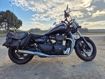 Triumph Thunderbird Storm - 5