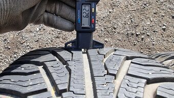 Zimní pneu 215/55/16 Uniroyal - 5