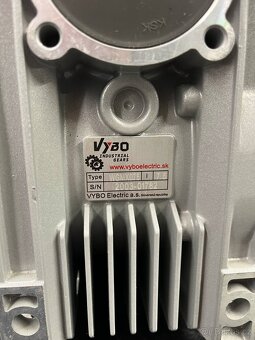 Motor s převodovkou 230V - 5