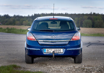 Opel Astra Hatchback 1.4 (2007) - 5