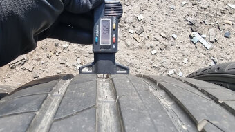 Letní pneu 235/40/19 Hankook - 5