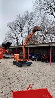 Minibagr Hitachi EX30 - 5