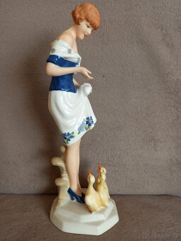 Soska dama s huskami Royal dux - 5