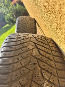 Yokohama BluEarth Winter V905, 235/35 R19 - 5