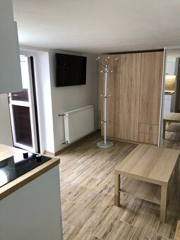 PRONÁJEM BYTU 2+KK VE ZLÍNĚ ZADNÍ LUHY - 5