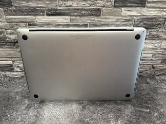 CTO MacBook Pro 15" 2017 i7 / 16GB / 500GB / Pro 555 - 5