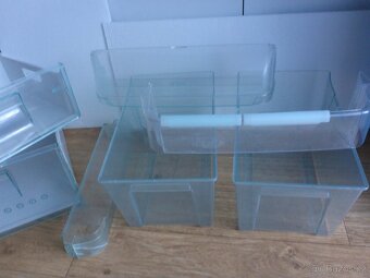 Poličky, šuplíky, Electrolux ERB 3645 - 5