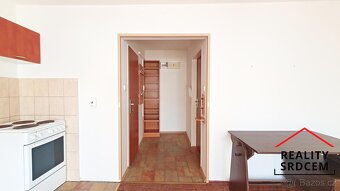 Pronájem podkrovního bytu 1+kk, 35 m2, ul. Tržní, nám. Svobo - 5
