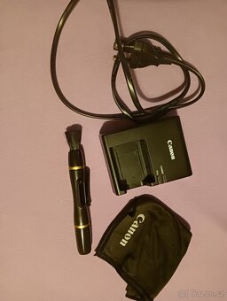 Canon EOS 2000D - 5