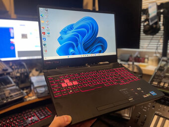 Asus TUF Gaming F15 FX506HF-HN001W Graphite Black+přenosný m - 5