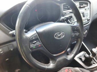 Prodám Hyundai i20 - 5
