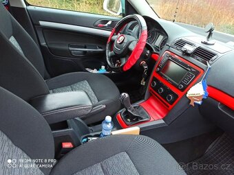 PRODÁM ŠKODA OCTAVIA COMBI 2 FACELIFT 1.6 D - 5