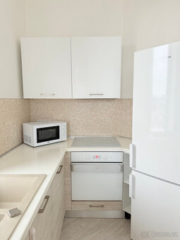 Prodám kompletní vybavení bytu – pouze jako celek - 5