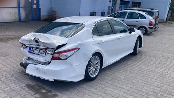 Toyota Camry Hybrid Business Edition - 5