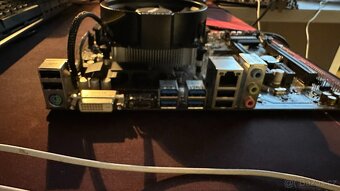 GIGABYTE B450M DS3H + Ryzen 3 PRO 1200 (4C/4T) - 5