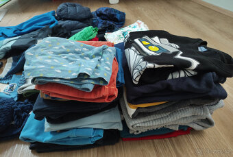 Prodám set chlapeckého oblečení /vel.110-116/ 65ks oblečení - 5