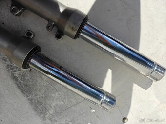 Honda FJS 600 / 400 Silver Wing - přední tlumiče - kolo - 5