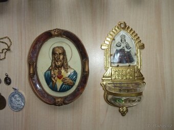 STARÉ NÁBOŽENSKÉ PAMÁTKY, ŠKAPULÍŘ, KŘÍŽ, KROPENKA, MADONKA - 5