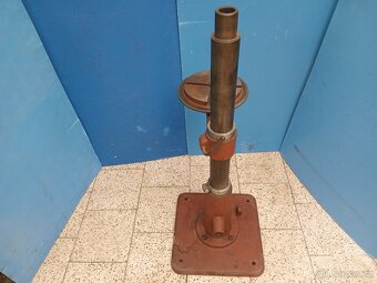 Sloupek s podstavcem ( Sloupová vrtačka ). - 5