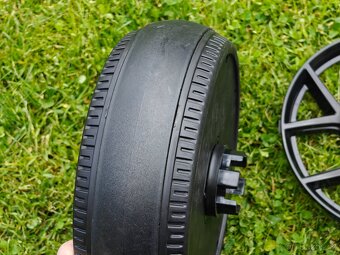 Zadní kolo BMW M5, Ford Mustang Beneo SX2118 - 5