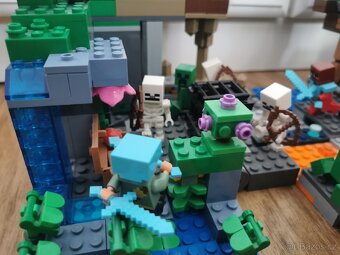 Lego Minecraft Bitva v Deep darku+Opuštěný důl+Lochy kostl. - 5