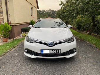 Toyota Auris 1.8i HYBRID, model 2019, naj.88xxx km - 5