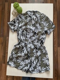 Nový kraťáskový overal, vel M, Primark - 5