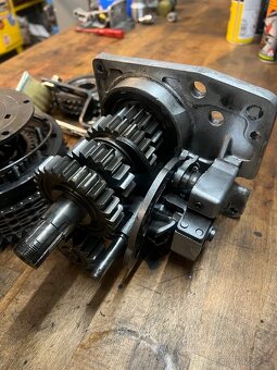 Harley Davidson Ironhead převodovka 1978 - 5