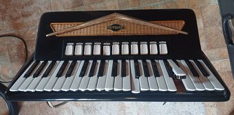 Prodám sbírku historických akordeonů, harmonik - 5
