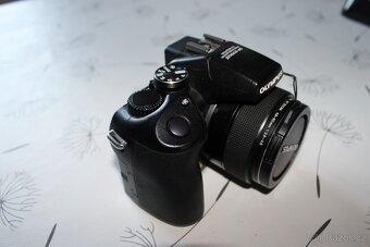 OLYMPUS SP- 570UZ - 5