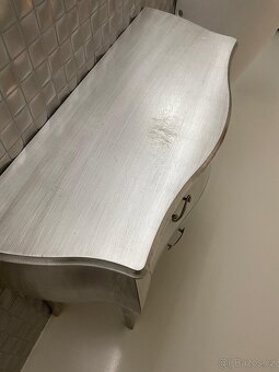 Stříbrná komoda - 5