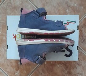 Dívčí celokožené sandálky v.30 - 5