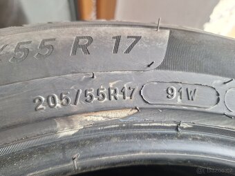 Prodám letní pneu 205/55/17 Michelin - 5
