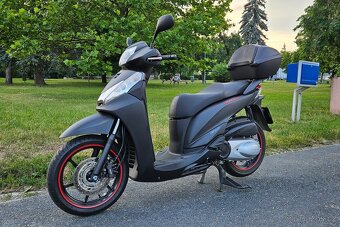 Honda SH 300i - 5