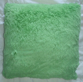 Deka zelená, dekorační polštářky zelené a další polštářky - 5