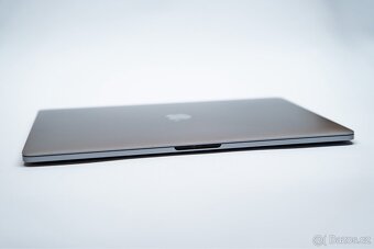 Macbook Pro 16 (2019) + obal v ceně - 5