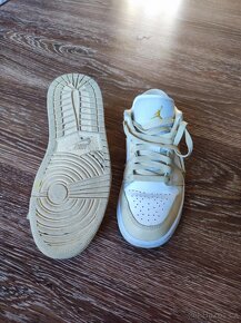 NIKE Air Jordan - velikost EUR 37,5 - 5
