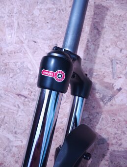 Odpružená vidlice SR Suntour XCM30, 29" - 5