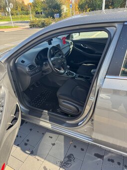 Hyundai i30 Fastback 1.6 CRDi (100 kW) – 1 majitel - 5