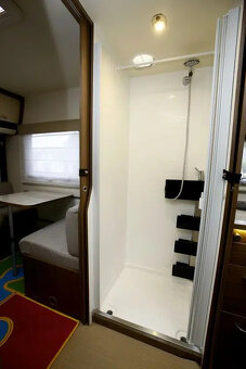 Itineo SLB700, Fiat 109Kw, Automat, 3,5t, 5 jízda / 5 spaní - 5