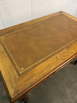 Francouzský nízký psací stůl (137021) - 5