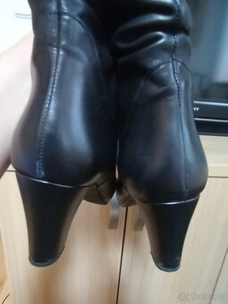 černé kožené kozačky  vel.39 - 5