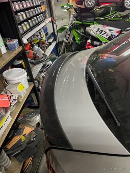 Karbonové křídlo octavia III před face i face. - 5