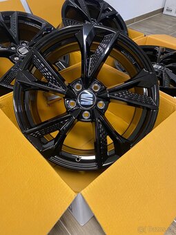 5x112 R18 MAM RS6 Black - 5