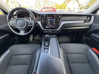 Volvo XC60 2.0i B5 AWD Momentum PRO Full LED Automat Navi - 5